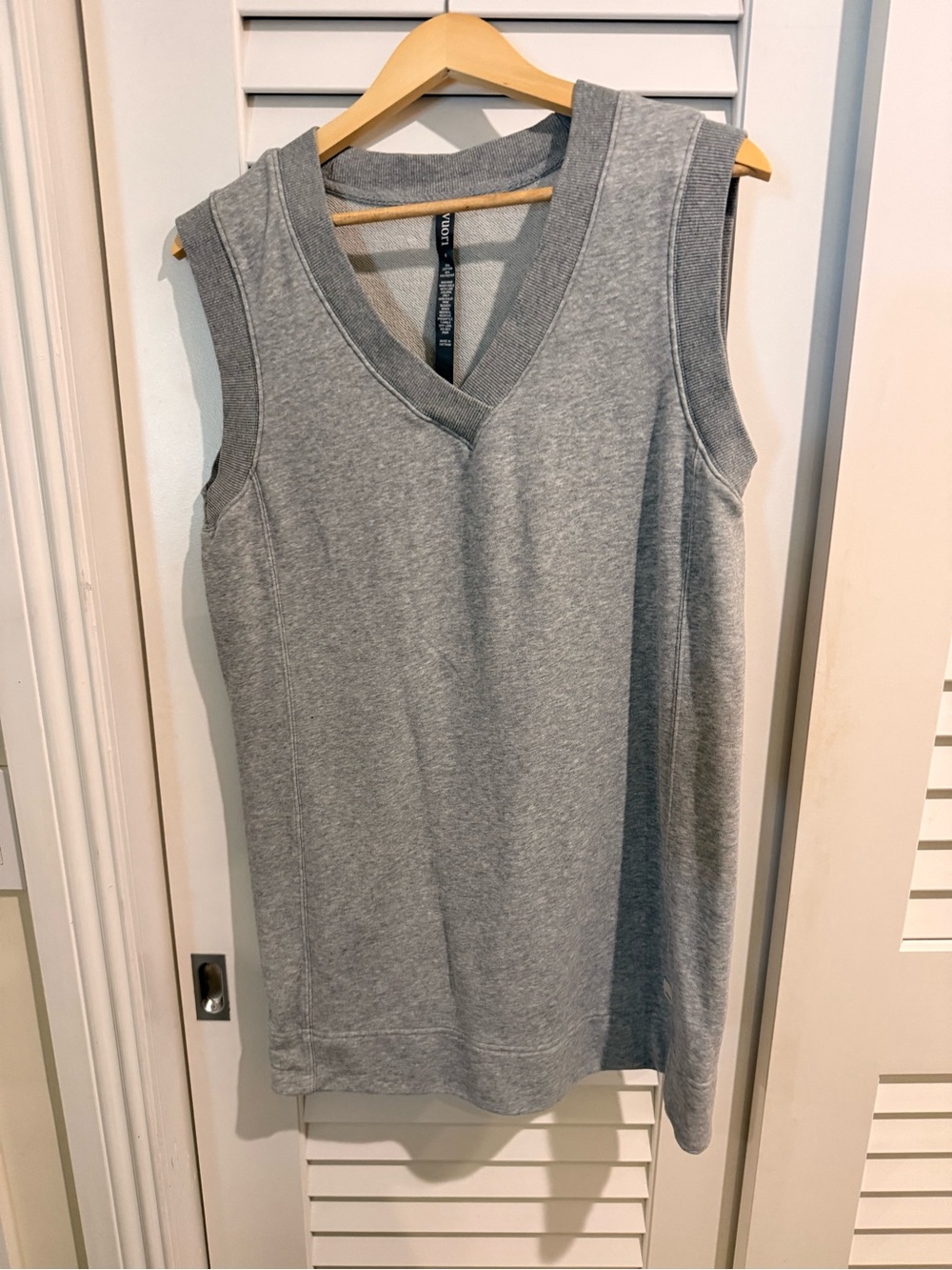 Vuori Sleeveless V-Neck Women’s dress